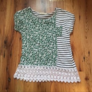 Boutique Patchwork pocket tee w/ crochet hem sz M
